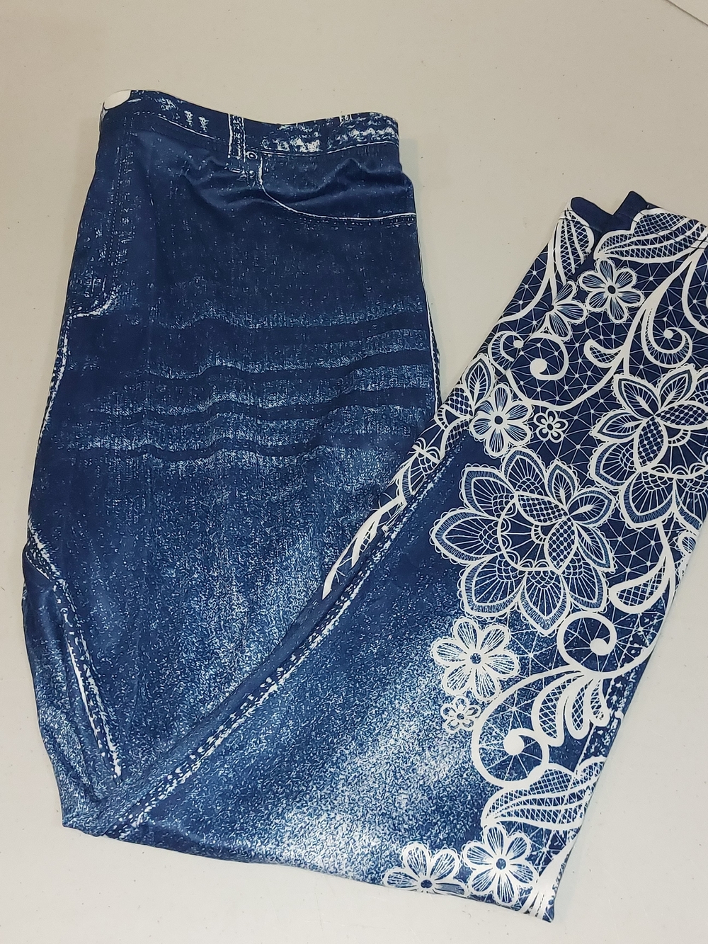 Women’s Blue Floral-Print Jeggings